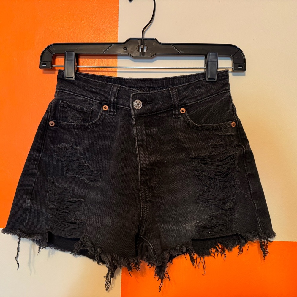 AE Super Distressed Black Denim Shorts Size:000